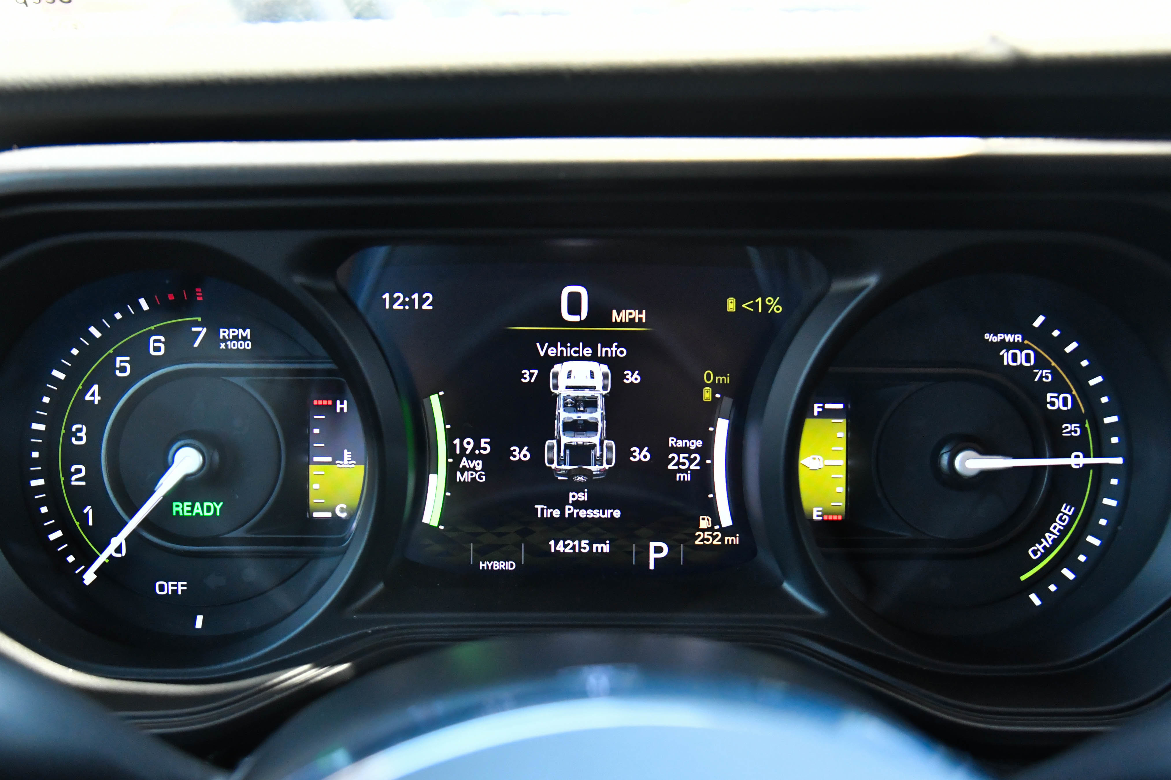 Used 2025 Jeep Wrangler Unlimited Sahara AWD/4WD image 31