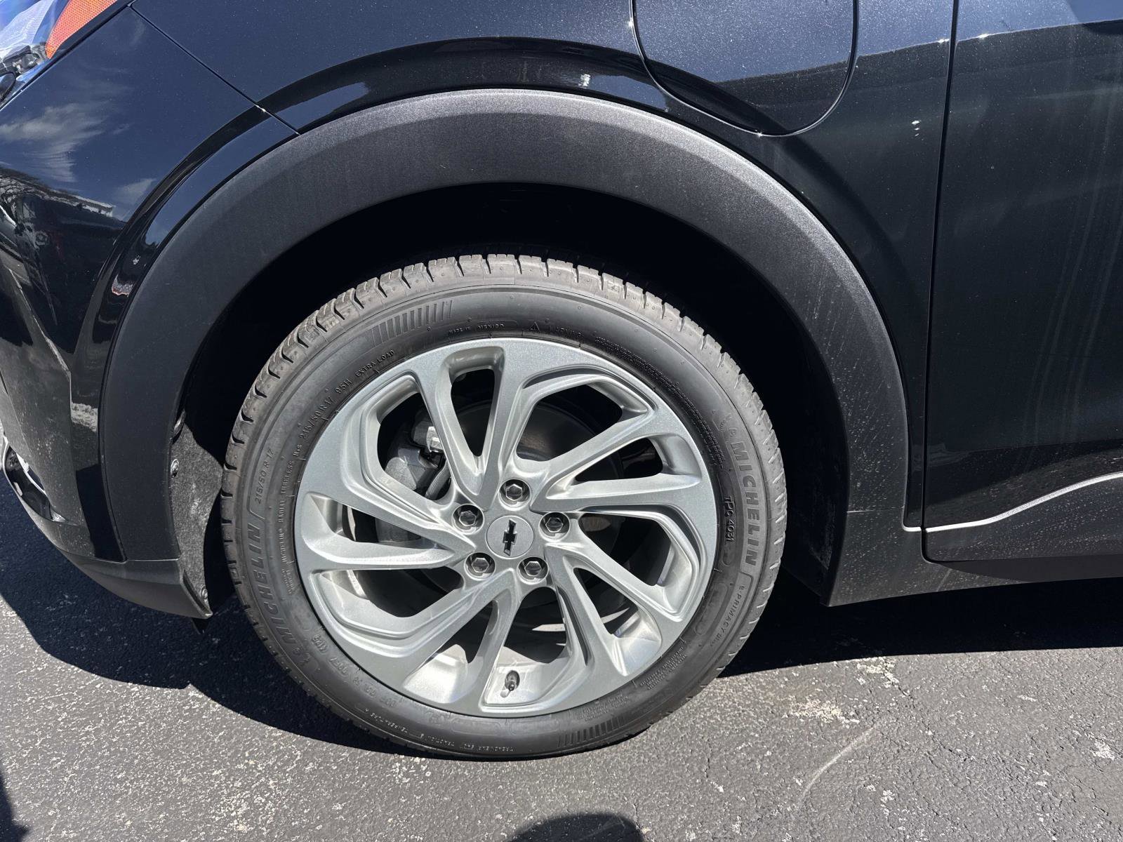 New 2027 Chevrolet Bolt LT w/ Comfort Package image 8