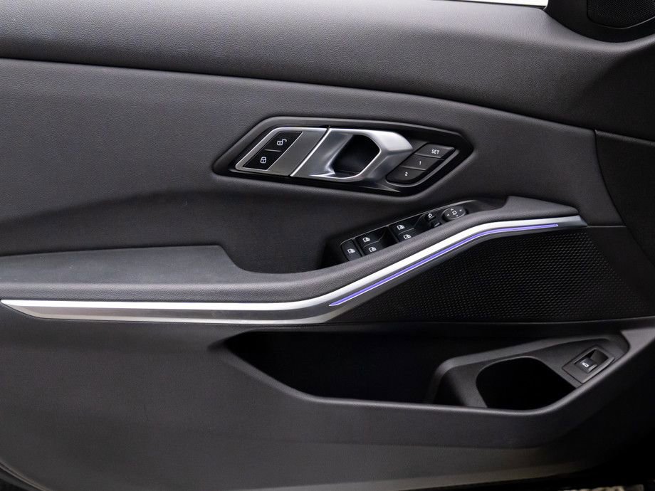 Used 2020 BMW 330i xDrive Sedan w/ Convenience Package image 14