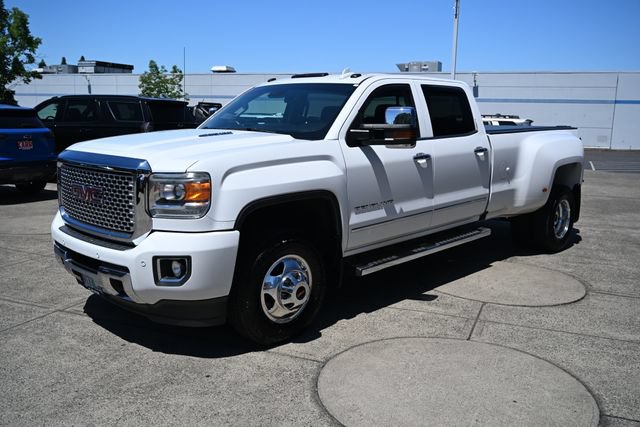 Used 2016 GMC Sierra 3500 Denali w/ Duramax Plus Package AWD/4WD image 3