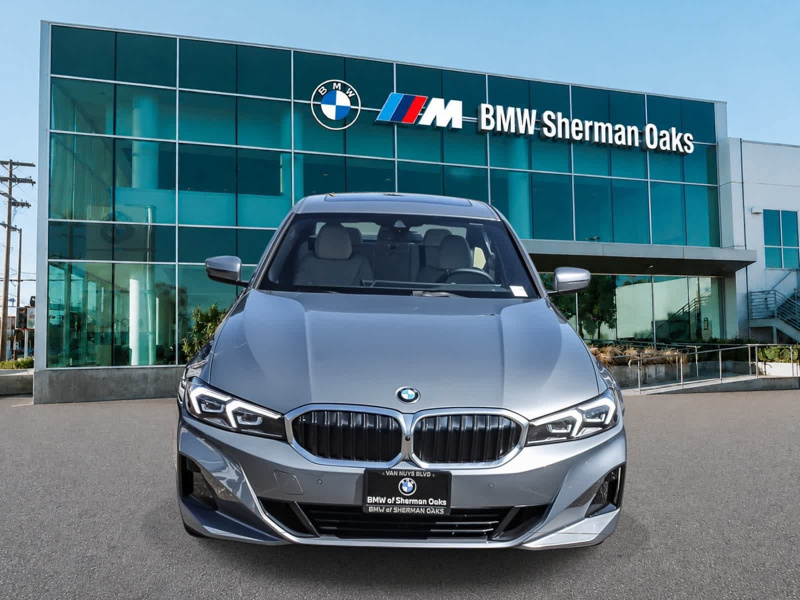 Used 2026 BMW 330i Sedan w/ Convenience Package RWD image 2