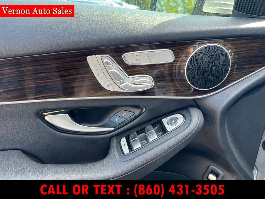 Used 2019 Mercedes-Benz GLC 300 4MATIC image 10