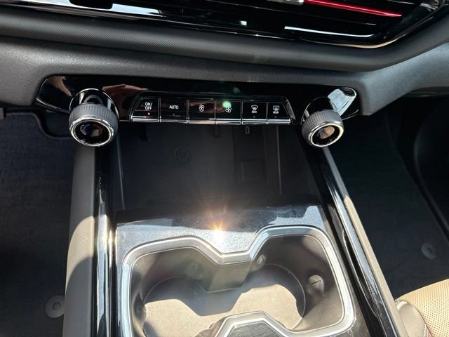 Used 2026 Chevrolet Silverado EV Trail Boss AWD/4WD image 29