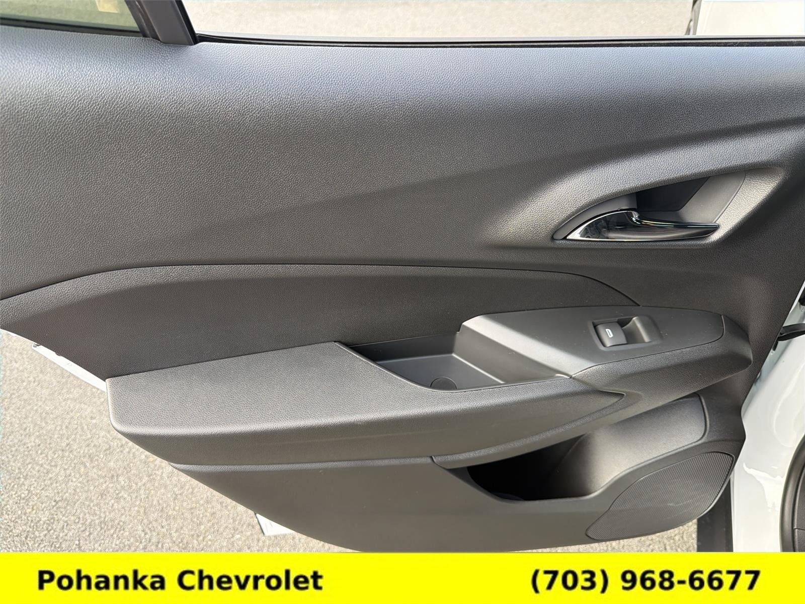 New 2026 Chevrolet Trax RS w/ Sunroof Package FWD image 25