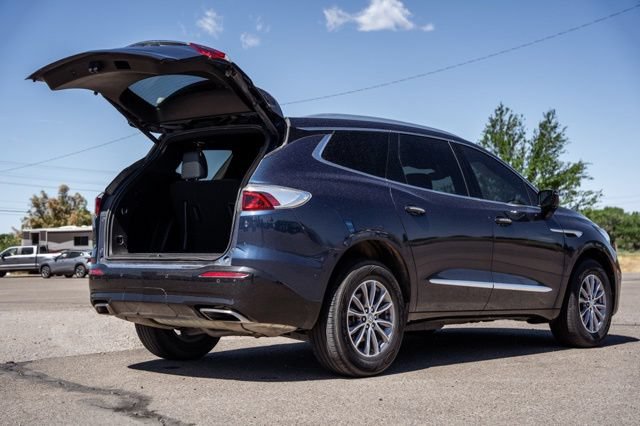 Used 2023 Buick Enclave Essence w/ LPO, Cargo Package FWD image 5