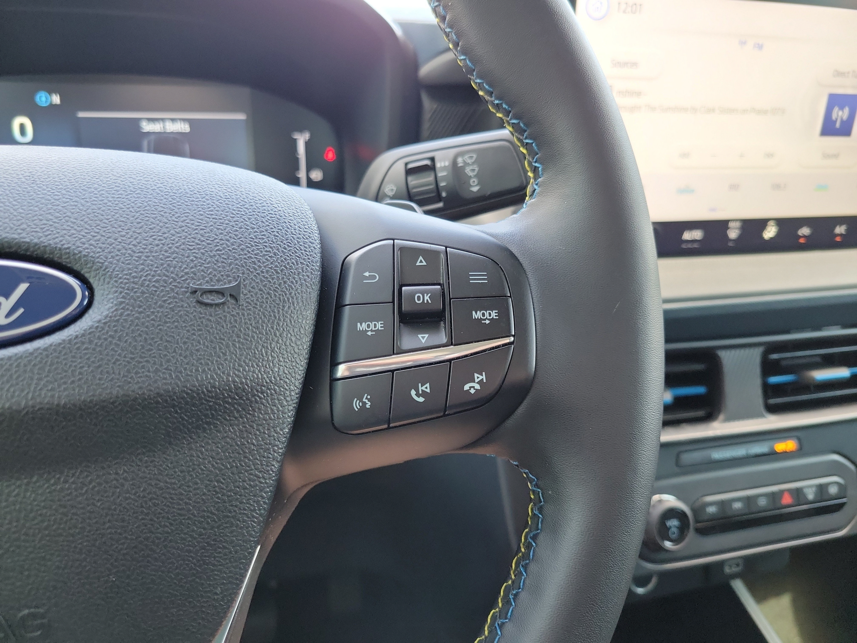 Used 2025 Ford Maverick Lobo AWD/4WD image 24