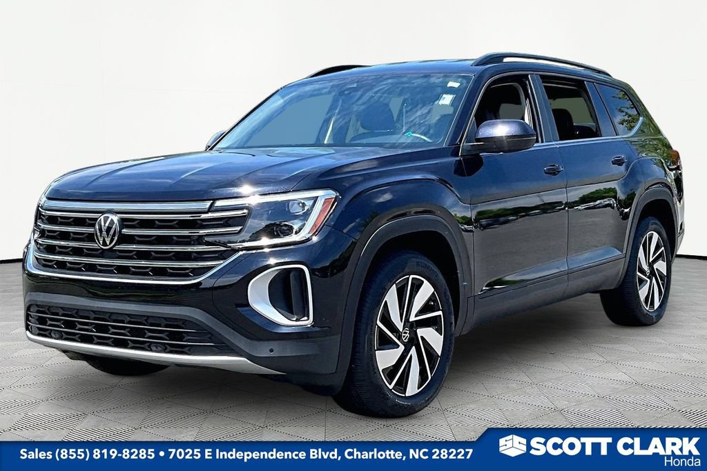 Used 2025 Volkswagen Atlas SE FWD image 3