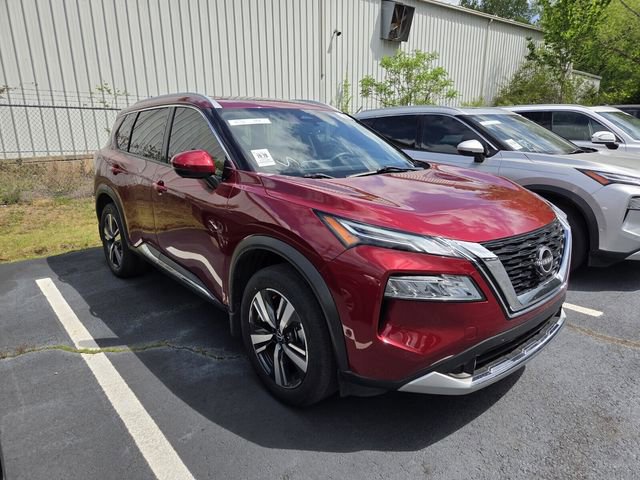 Used 2023 Nissan Rogue Platinum image 3