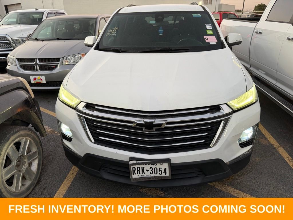 Used 2022 Chevrolet Traverse LT image 2