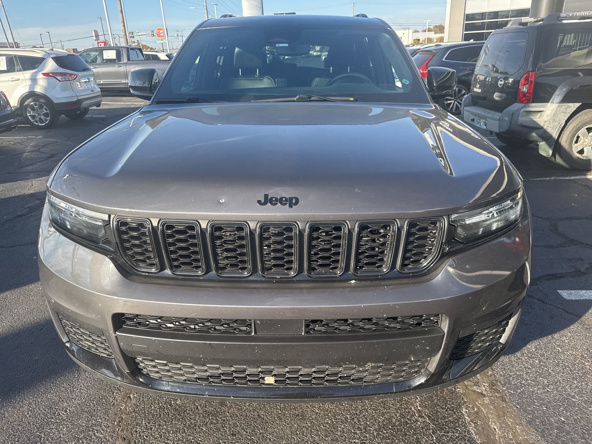 Used 2022 Jeep Grand Cherokee L Laredo image 2