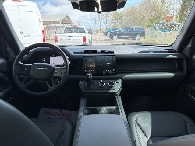 Used 2025 Land Rover Defender 110 SE AWD/4WD image 20
