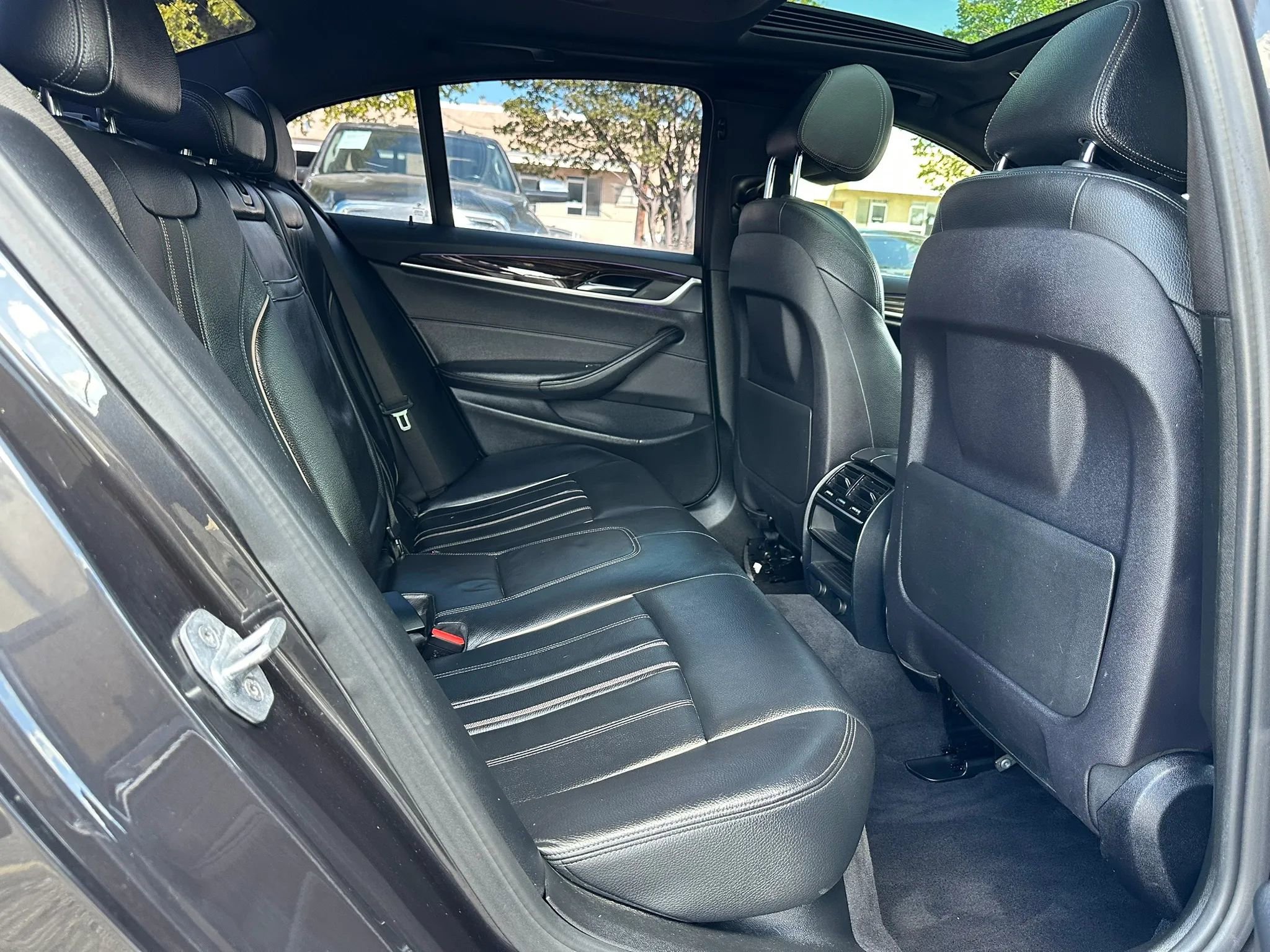 Used 2018 BMW 530e w/ Premium Package 2 image 25