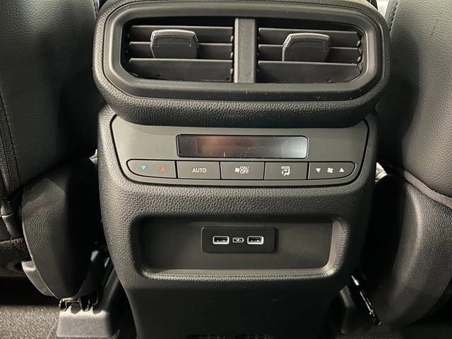 New 2025 Honda Pilot Touring image 33