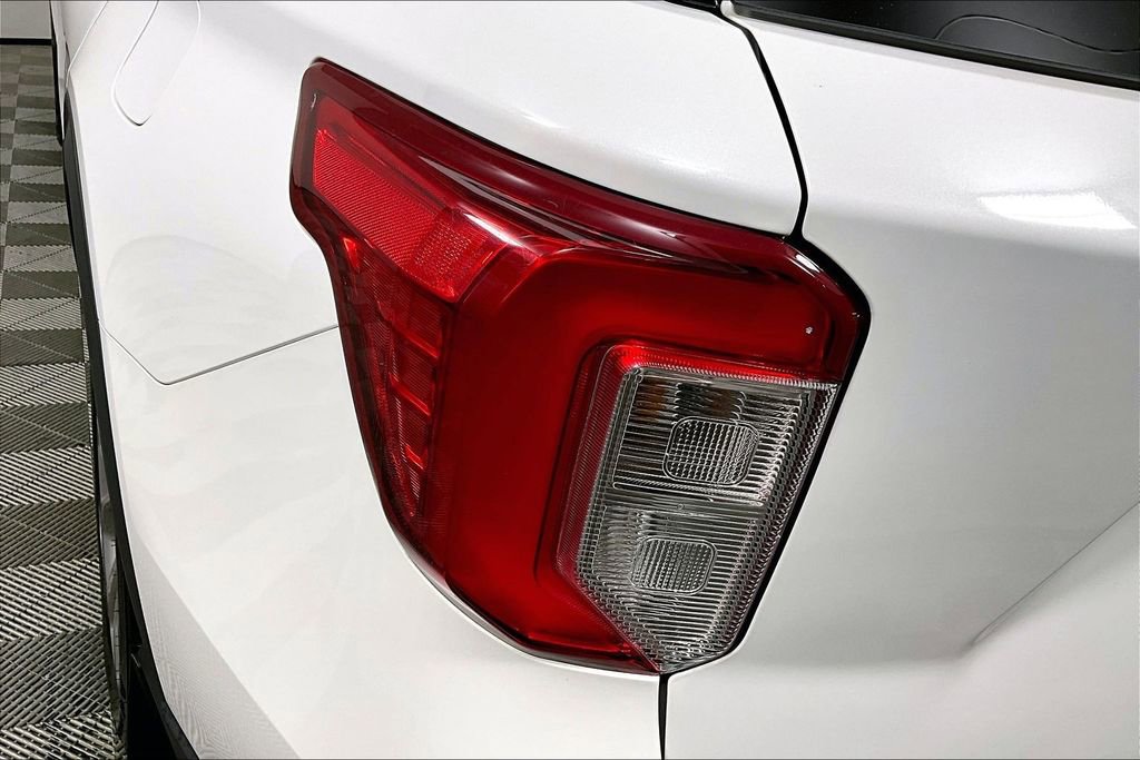 Used 2021 Ford Explorer Platinum w/ Equipment Group 601A image 30