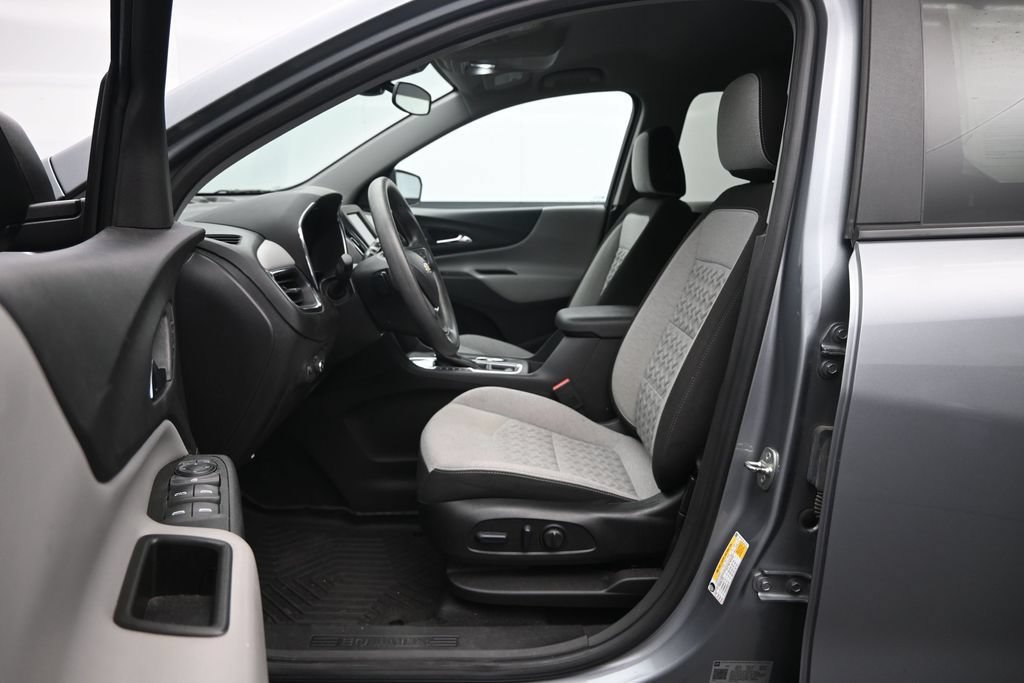 Used 2023 Chevrolet Equinox LS w/ LS Convenience Package FWD image 21
