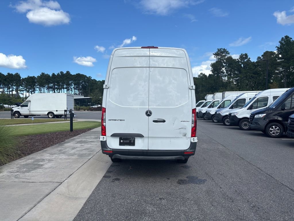 Used 2024 Mercedes-Benz Sprinter 2500 image 4