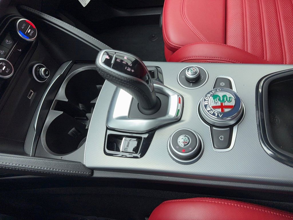 Used 2024 Alfa Romeo Stelvio Veloce image 29