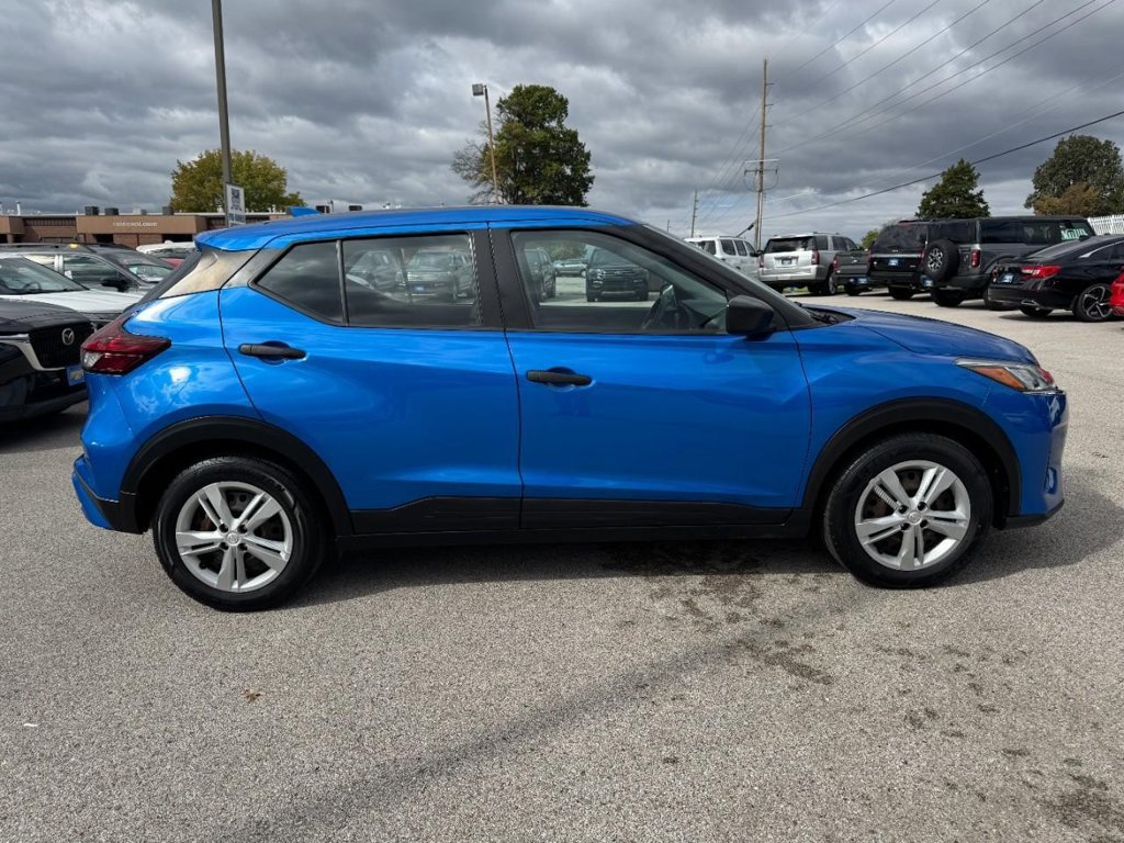 Used 2022 Nissan Kicks S FWD image 2