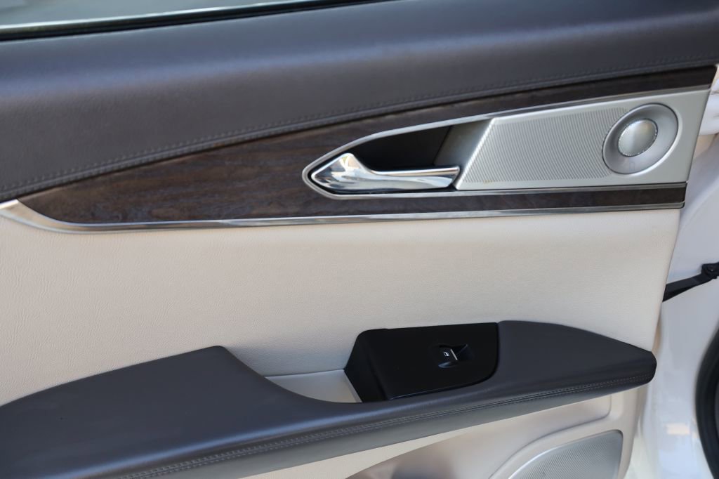 Used 2016 Lincoln MKX Reserve w/ Luxury Package image 18