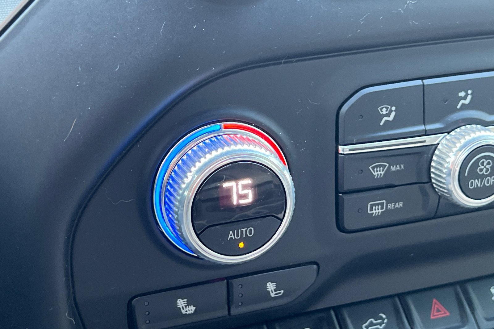 Used 2020 GMC Sierra 1500 SLE w/ SLE Value Package image 26