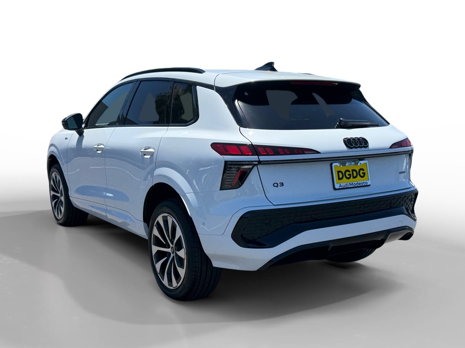 New 2026 Audi Q3 quattro 2.0T AWD/4WD image 3