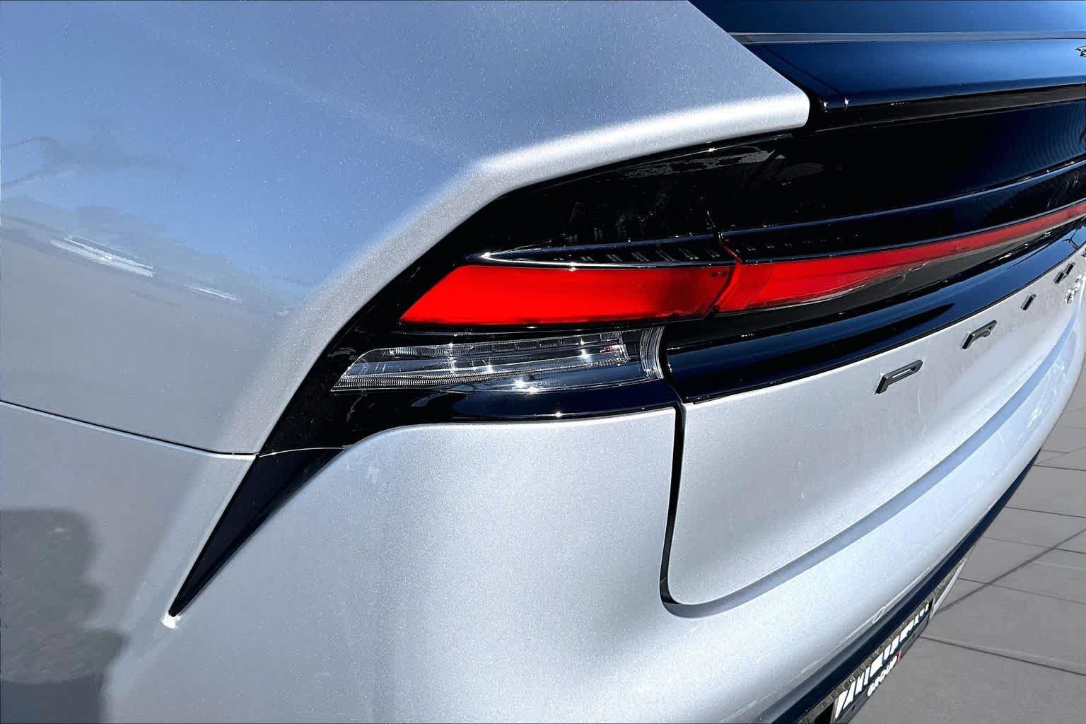 Used 2024 Toyota Prius XLE FWD image 26