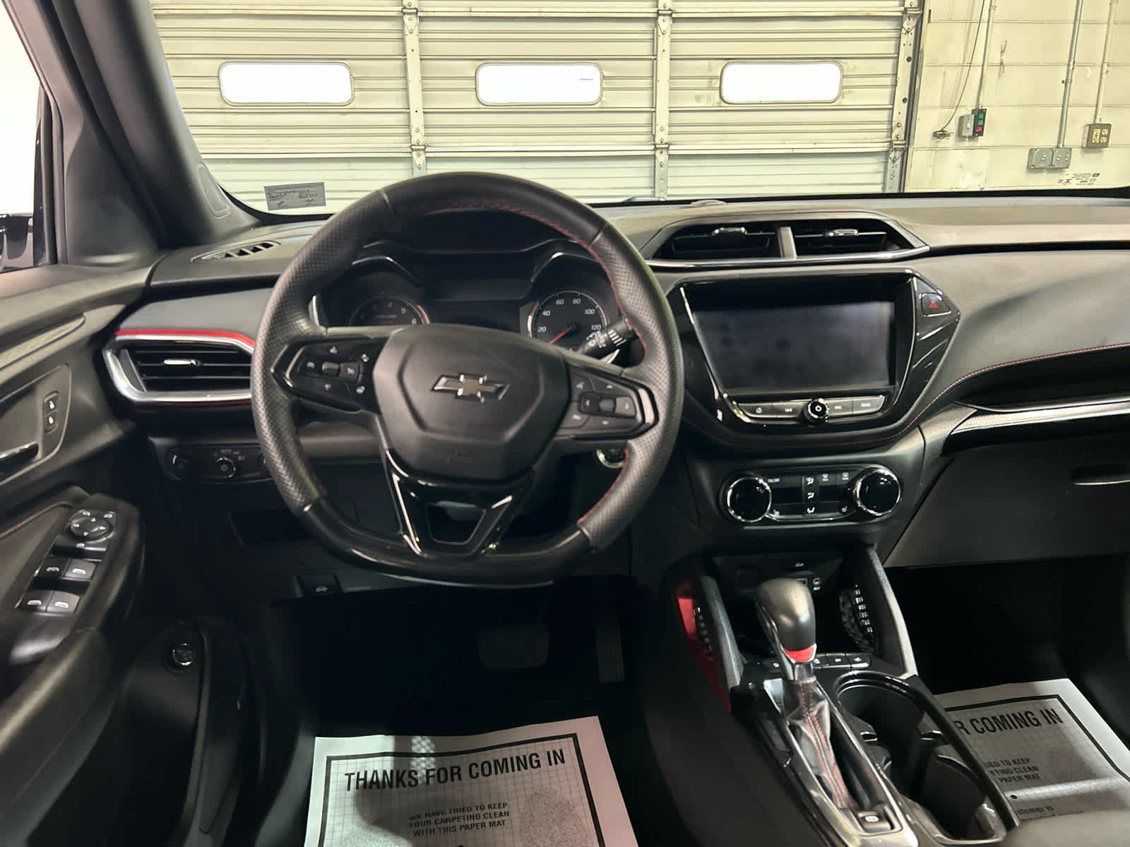 Used 2023 Chevrolet TrailBlazer RS w/ Sun and Liftgate Package FWD image 4