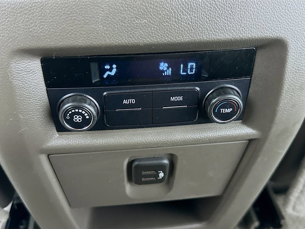 Used 2019 Chevrolet Traverse LT FWD image 29