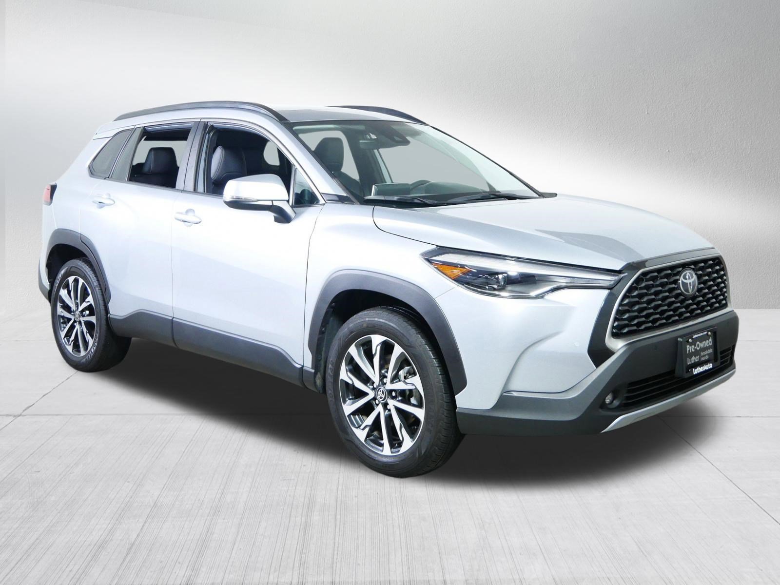 Used 2022 Toyota Corolla Cross XLE w/ Convenience Package image 1