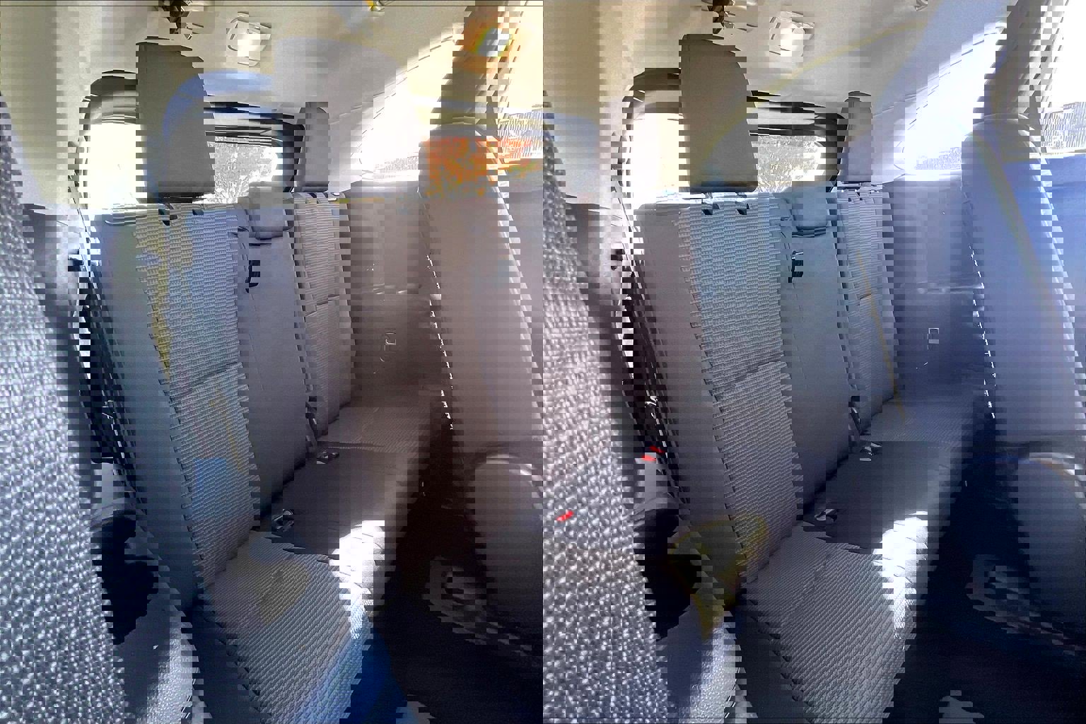 Used 2024 Toyota Highlander LE image 32