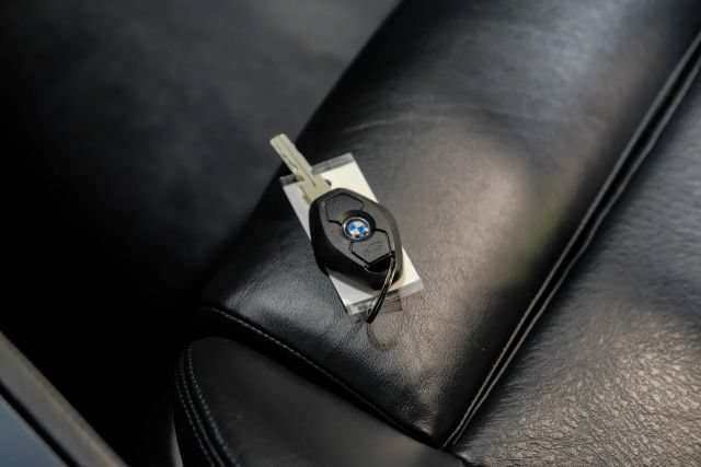 Used 2003 BMW M5 RWD image 69
