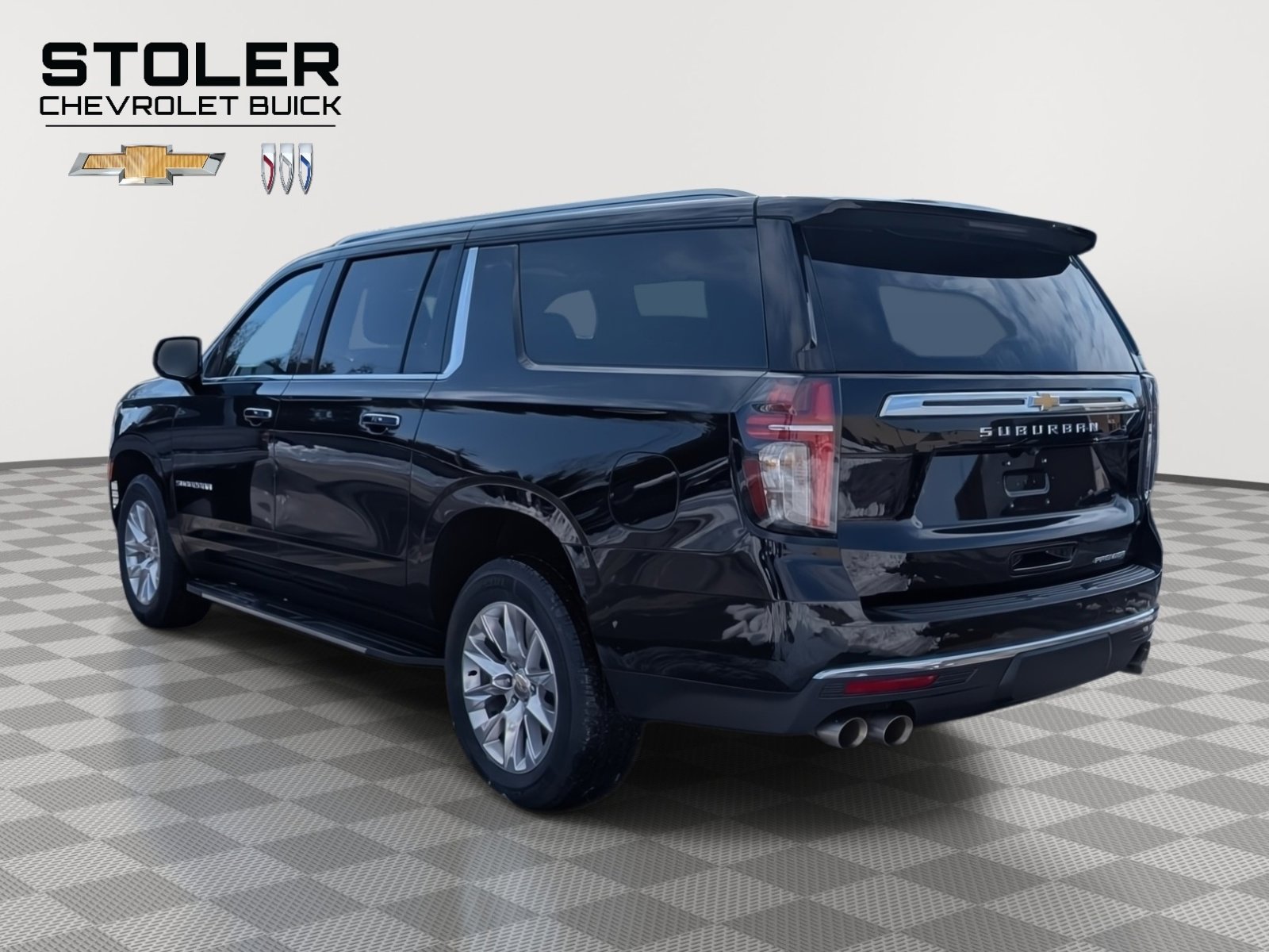 Used 2024 Chevrolet Suburban Premier image 3