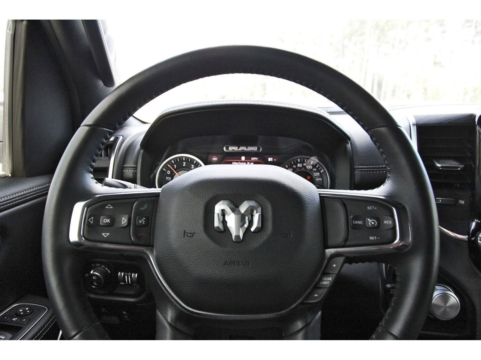 Used 2024 RAM 1500 Laramie image 16