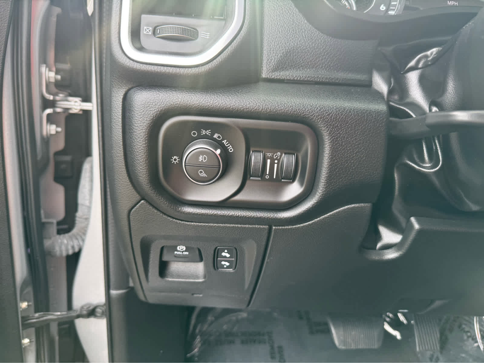 Used 2022 RAM 1500 Laramie image 24
