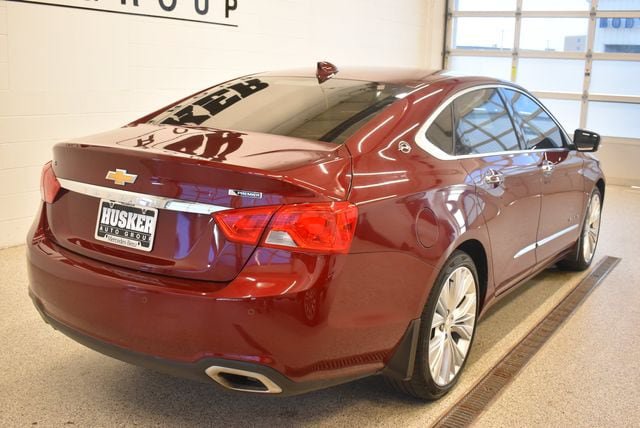 Used 2017 Chevrolet Impala Premier w/ Enhanced Convenience Package FWD image 4