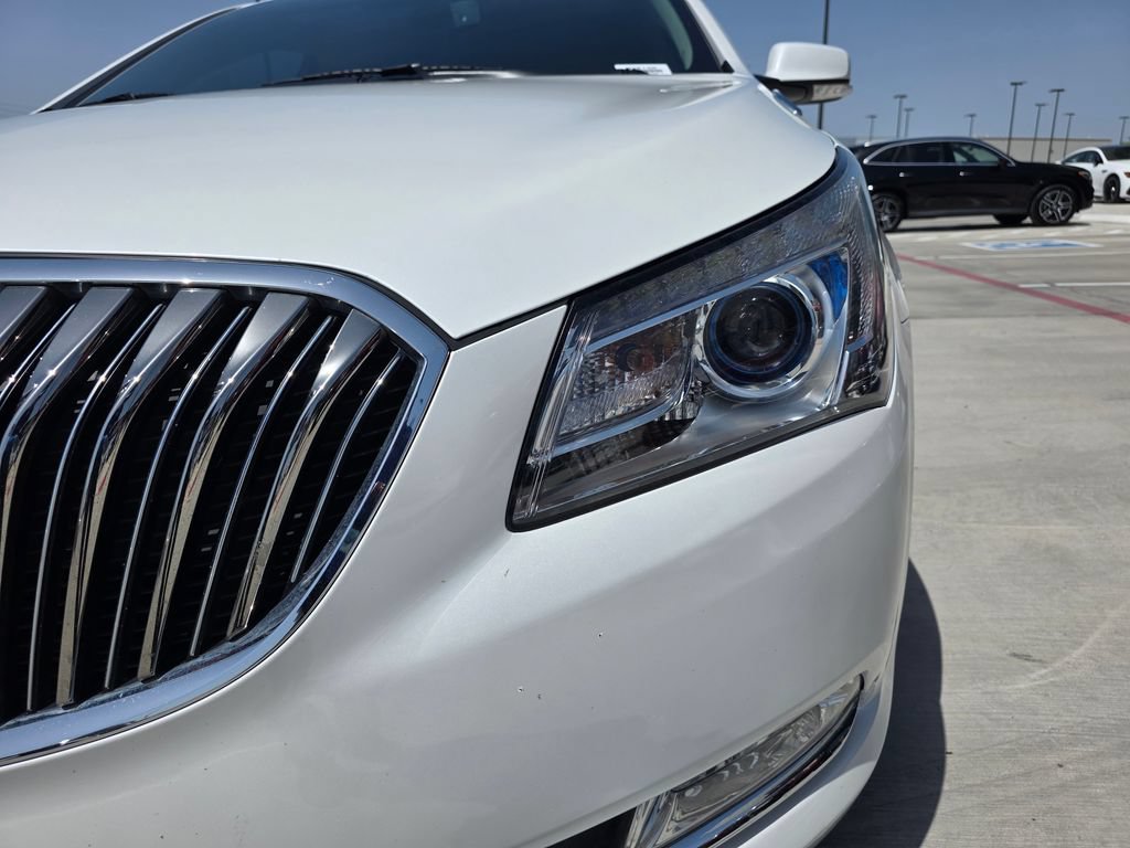 Used 2016 Buick LaCrosse Leather w/ Experience Buick Package FWD image 3