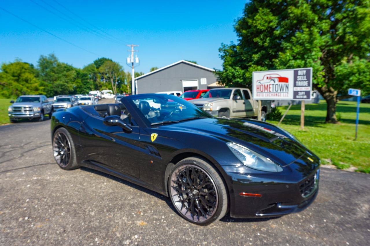 Used 2011 Ferrari California RWD image 11