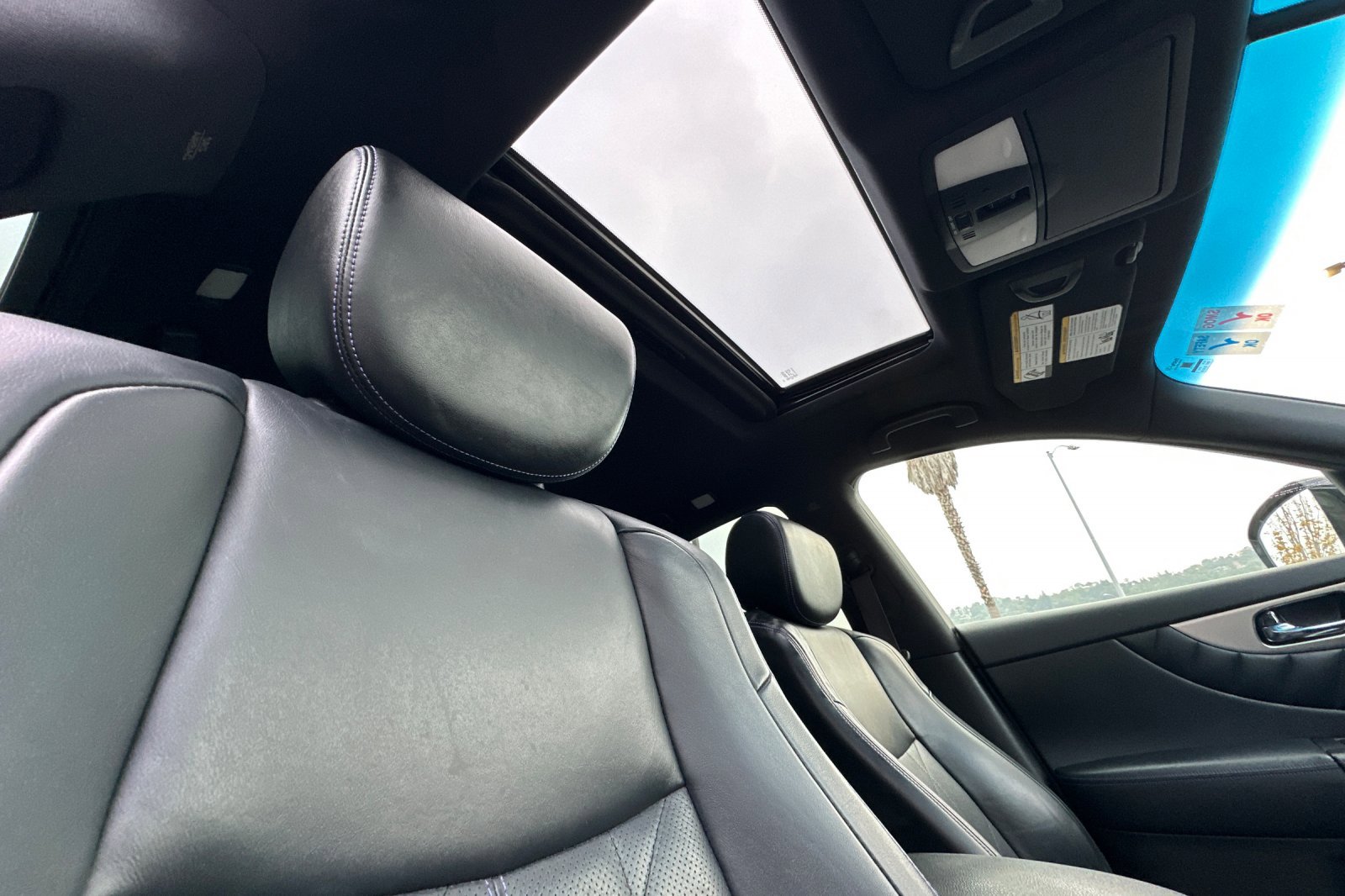 Used 2017 INFINITI QX70 AWD w/ Premium Package image 14