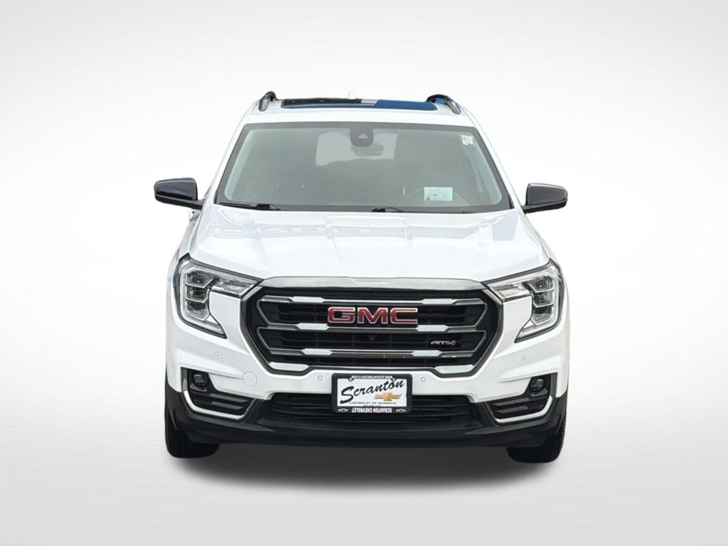 Certified 2023 GMC Terrain AT4 w/ Tech Package AWD/4WD image 9