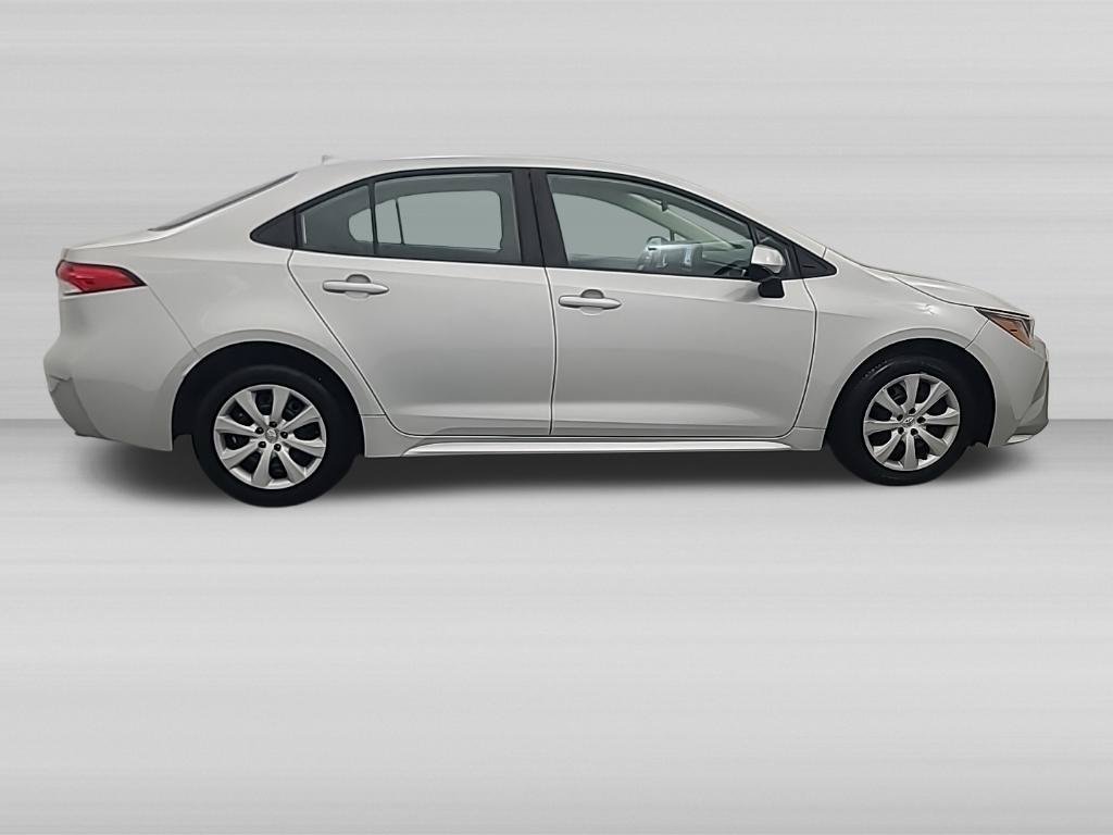 Used 2025 Toyota Corolla LE FWD image 3