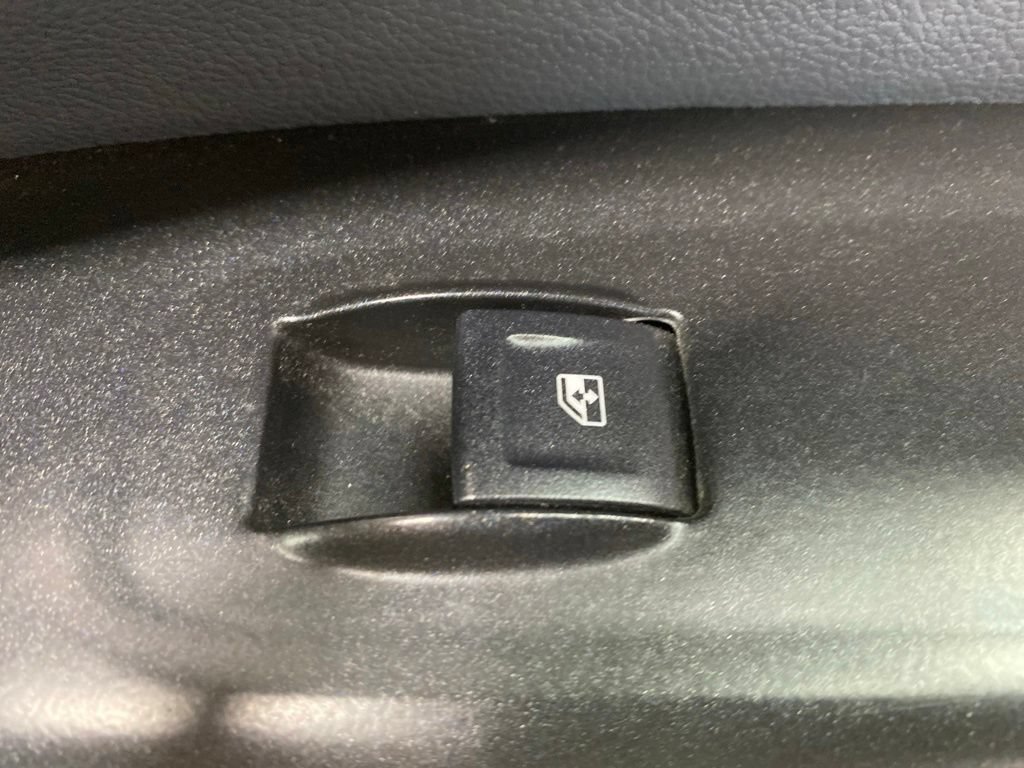Used 2016 Chevrolet Colorado Z71 AWD/4WD image 24