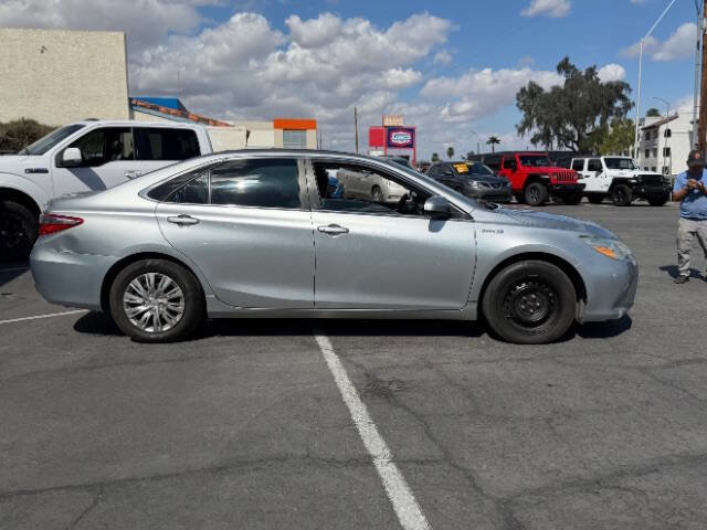 Used 2015 Toyota Camry LE image 2