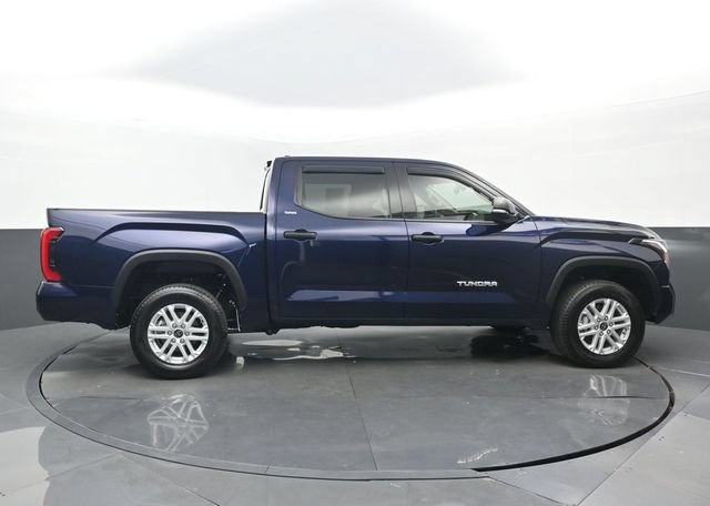 Used 2022 Toyota Tundra SR5 w/ SR5 Convenience Package AWD/4WD image 2