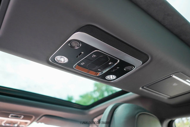 Used 2022 Bentley Flying Spur Plug-In Hybrid image 75