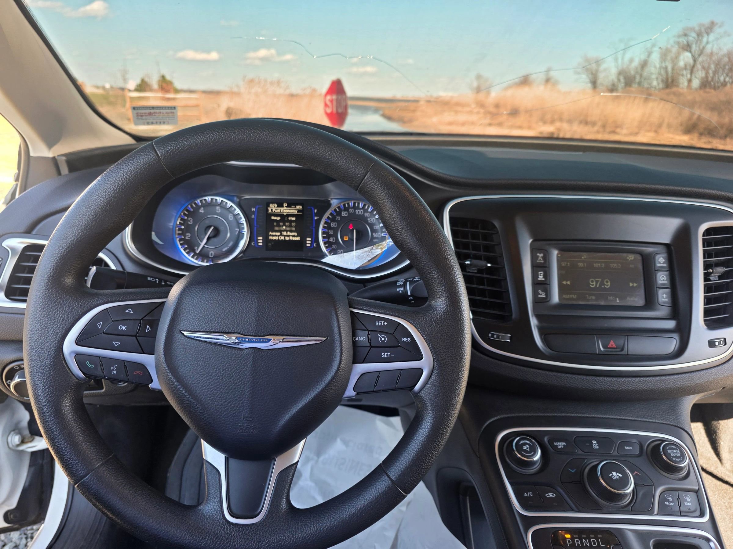 Used 2015 Chrysler 200 Limited image 10