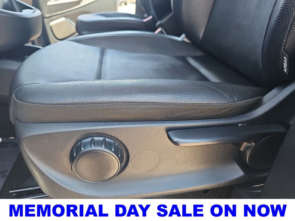Used 2023 Mercedes-Benz Metris Passenger image 28