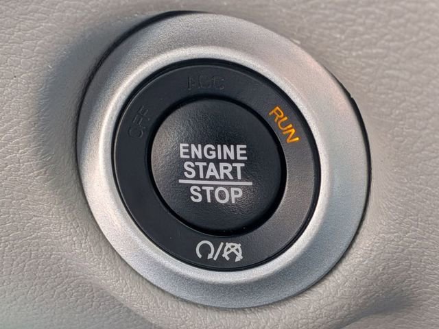 Used 2024 Chrysler Pacifica Touring-L image 21