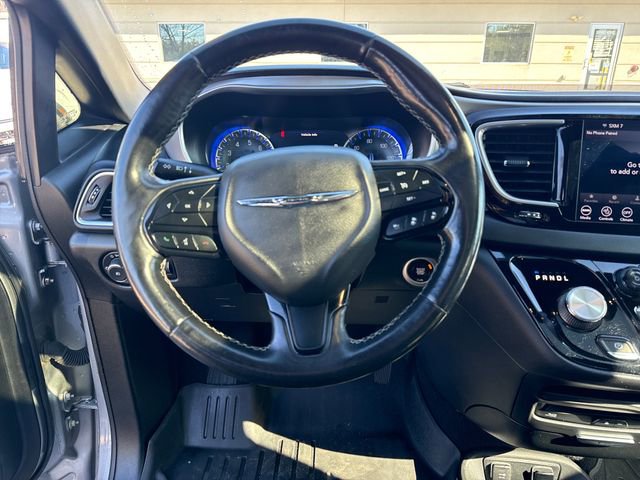 Used 2019 Chrysler Pacifica Touring-L Plus w/ Advanced Safetytec Group image 15