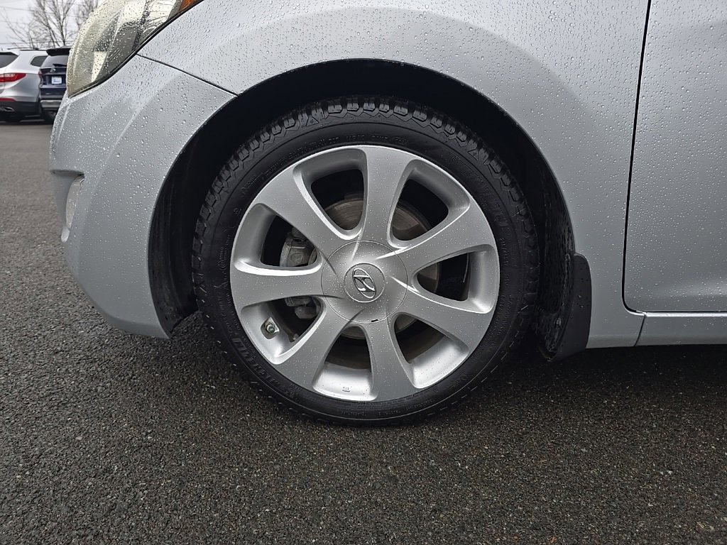 Used 2013 Hyundai Elantra Limited image 32