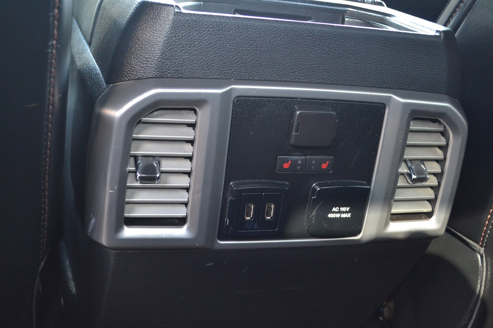 Used 2018 Ford F150 Platinum w/ Equipment Group 701A Luxury image 12